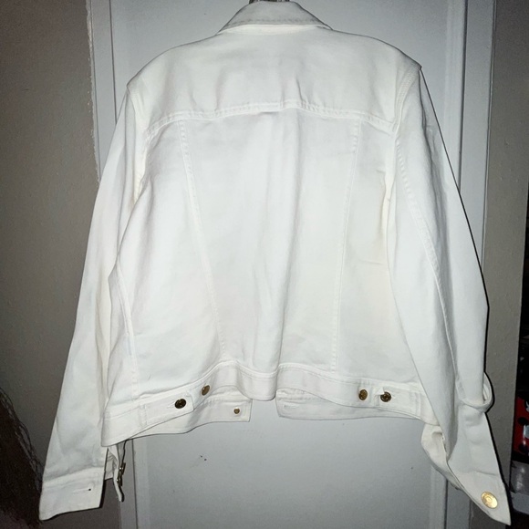 Garage sale price due to stains/spots.  Ralph Lauren white denim jacket size L - Picture 6 of 14